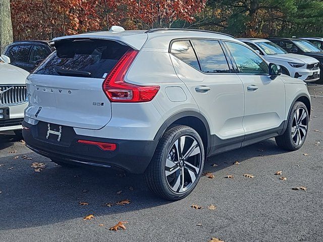 2025 Volvo XC40 Ultra Dark Theme