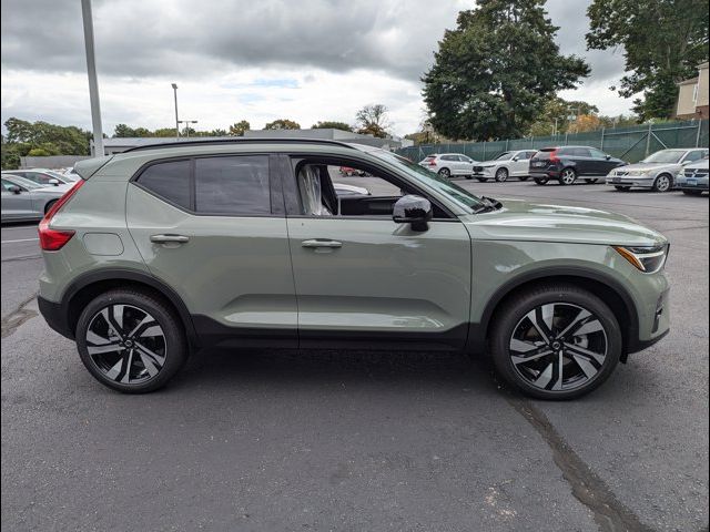 2025 Volvo XC40 Ultra Dark Theme