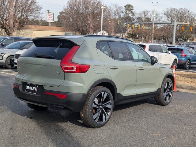 2025 Volvo XC40 Ultra Dark Theme