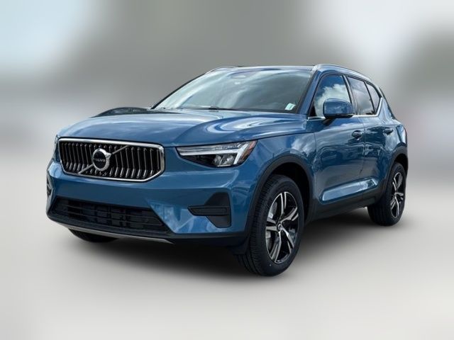 2025 Volvo XC40 Core Bright Theme