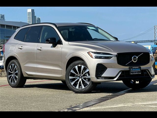 2025 Volvo XC60 Core