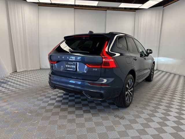 2025 Volvo XC60 Core