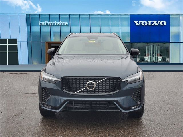 2025 Volvo XC60 Core