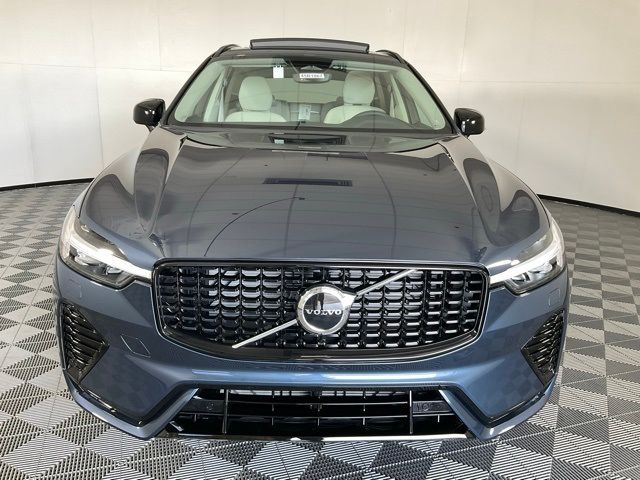 2025 Volvo XC60 Core