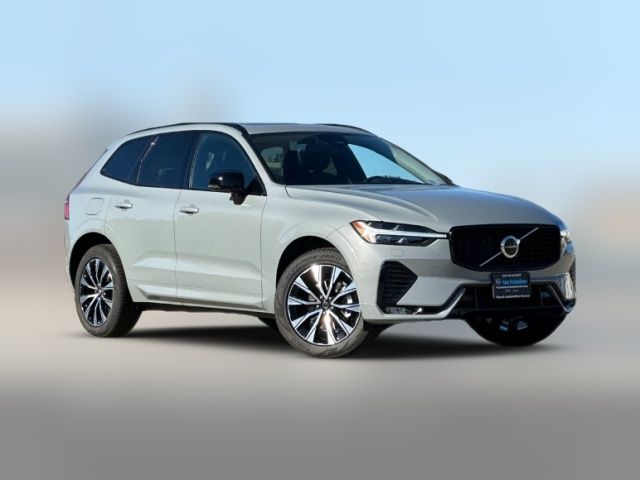 2025 Volvo XC60 Core