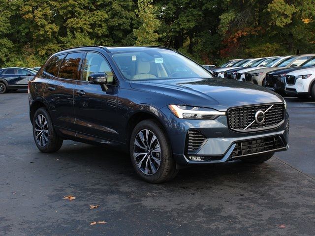 2025 Volvo XC60 Core