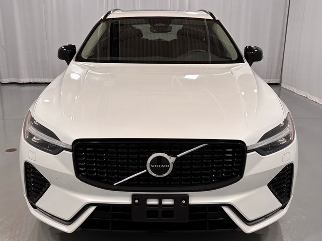 2025 Volvo XC60 Core