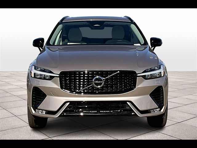 2025 Volvo XC60 Core