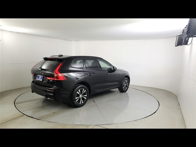 2025 Volvo XC60 Core