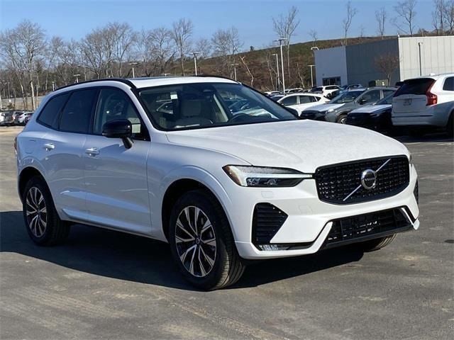 2025 Volvo XC60 Core