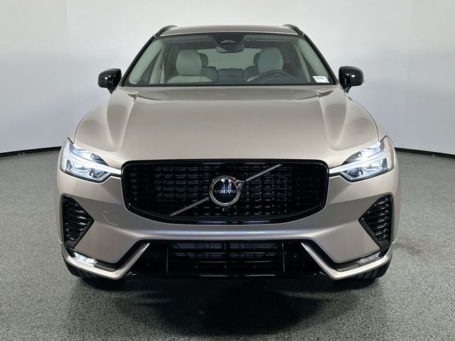 2025 Volvo XC60 Core