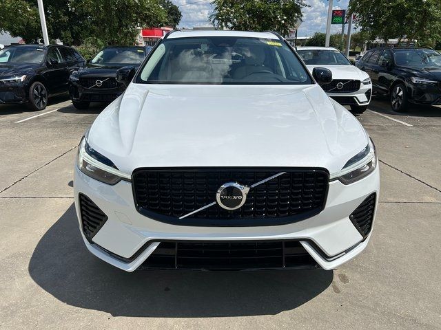 2025 Volvo XC60 Core