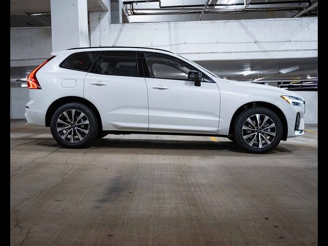 2025 Volvo XC60 Core