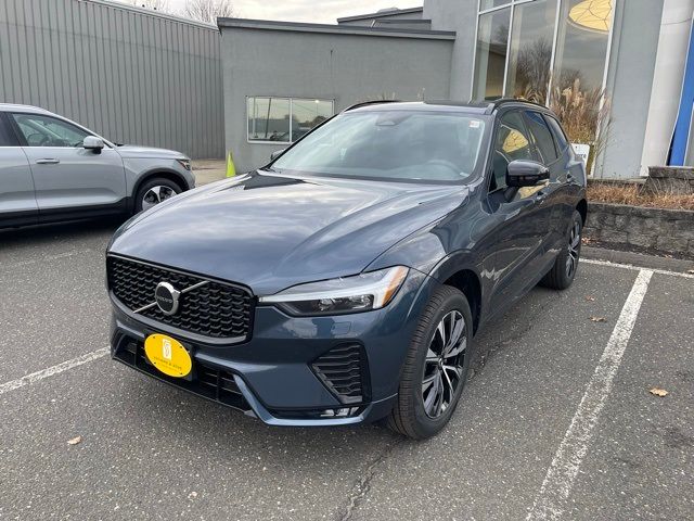 2025 Volvo XC60 Core