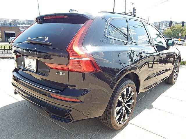 2025 Volvo XC60 Core