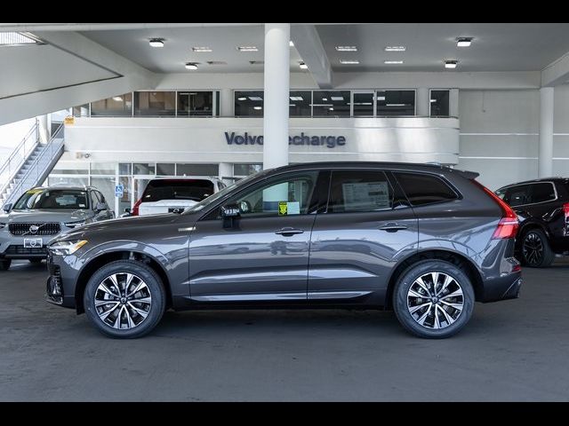 2025 Volvo XC60 Core