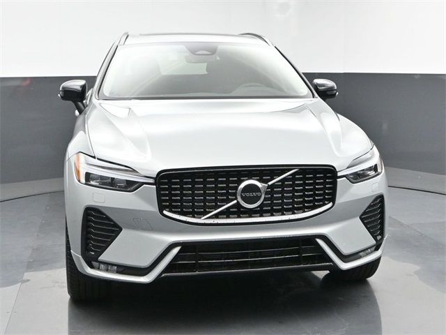 2025 Volvo XC60 Core