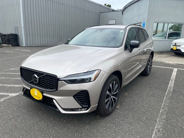 2025 Volvo XC60 Core