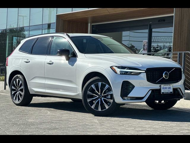 2025 Volvo XC60 Core