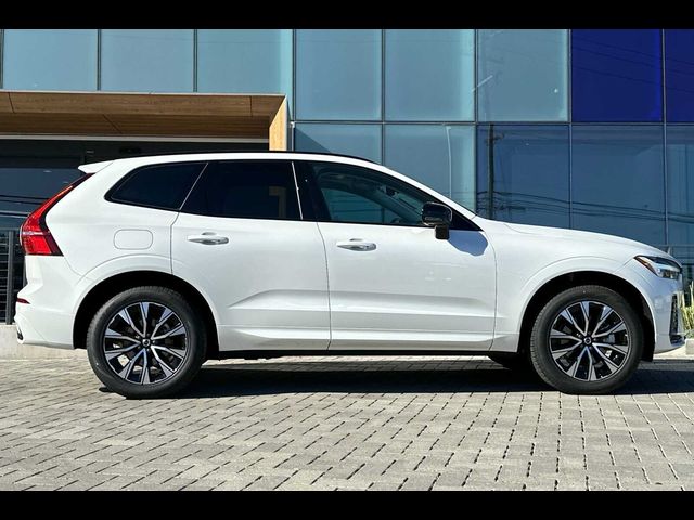 2025 Volvo XC60 Core