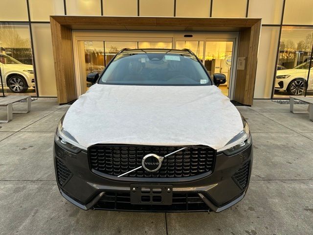 2025 Volvo XC60 Core