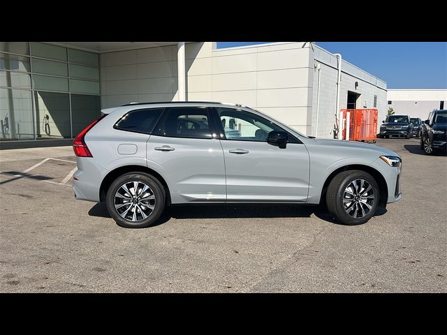 2025 Volvo XC60 Core