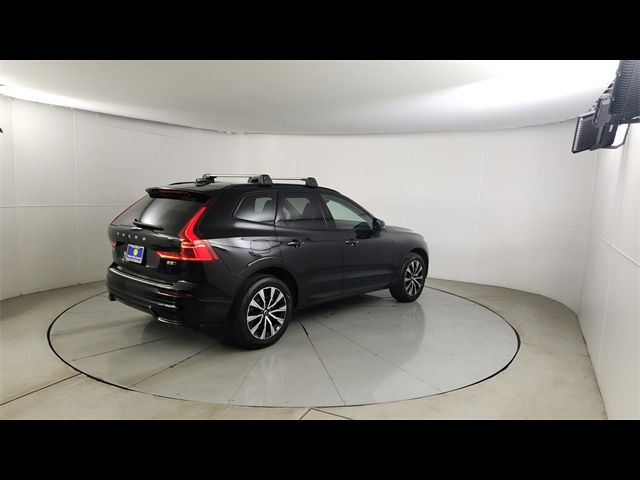 2025 Volvo XC60 Core