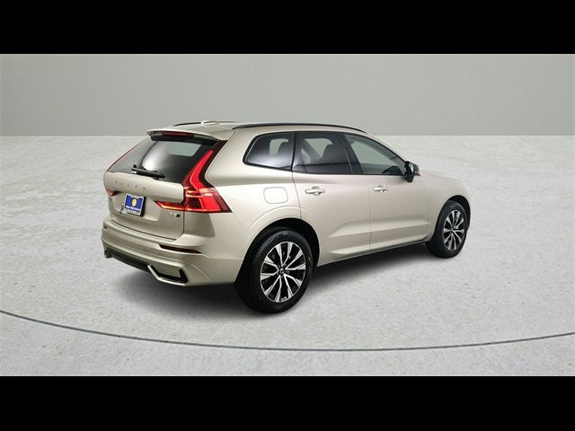 2025 Volvo XC60 Core