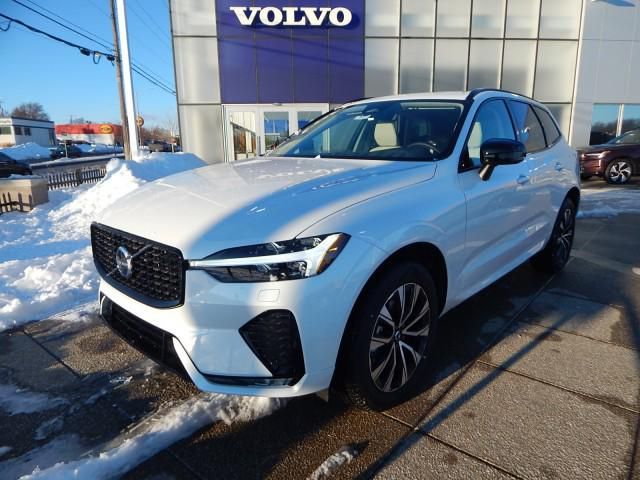 2025 Volvo XC60 Core