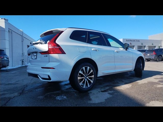 2025 Volvo XC60 Core