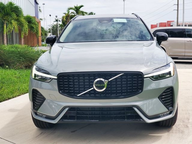 2025 Volvo XC60 Core