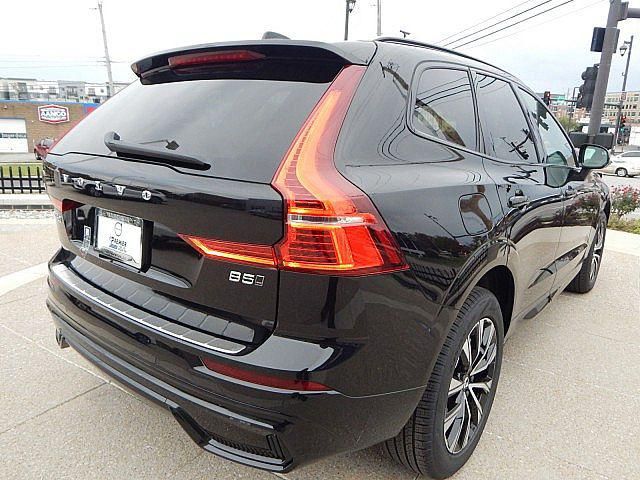 2025 Volvo XC60 Core