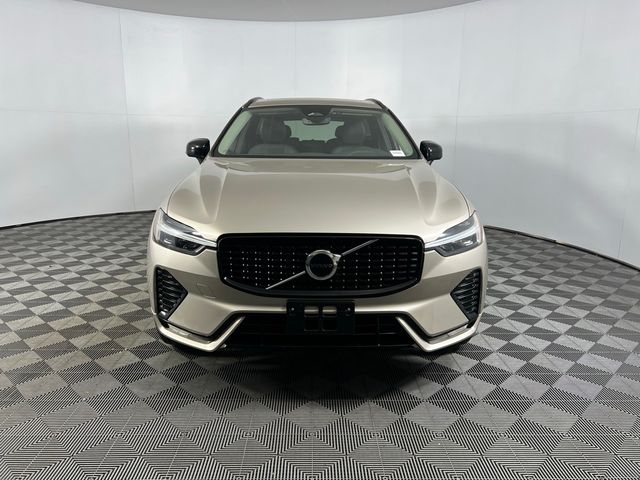 2025 Volvo XC60 Core
