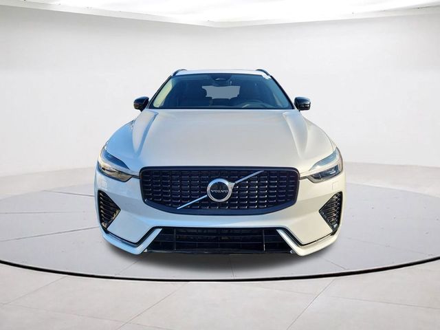 2025 Volvo XC60 Core