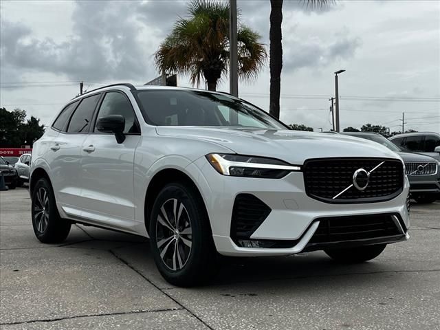 2025 Volvo XC60 Core Dark Theme