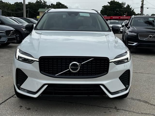 2025 Volvo XC60 Core Dark Theme