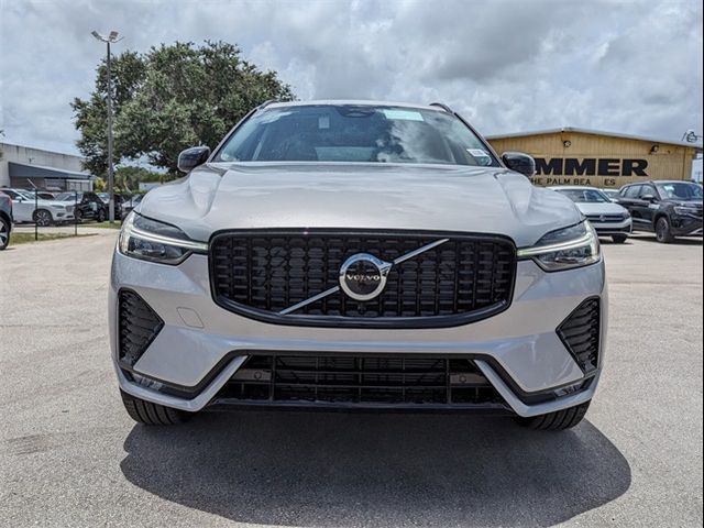 2025 Volvo XC60 Core