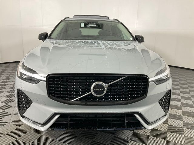 2025 Volvo XC60 Core