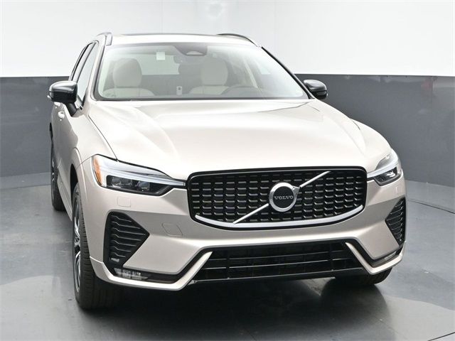 2025 Volvo XC60 Core