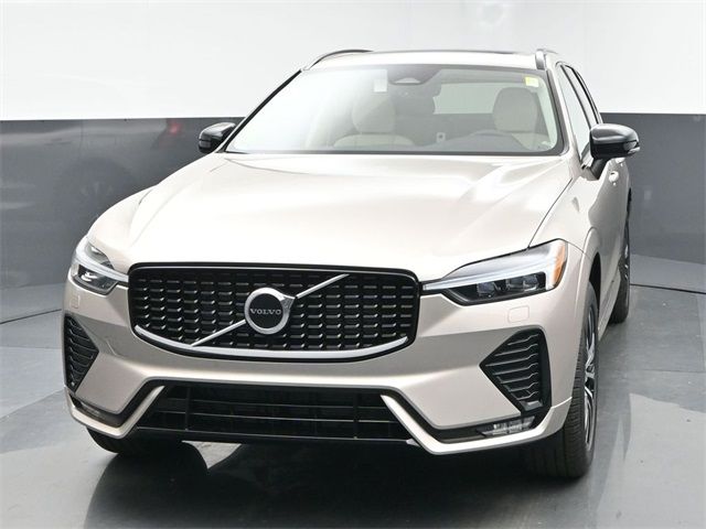 2025 Volvo XC60 Core