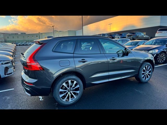 2025 Volvo XC60 Core