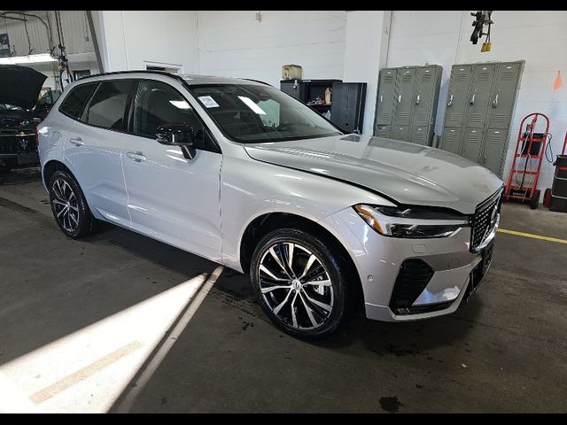 2025 Volvo XC60 Plus