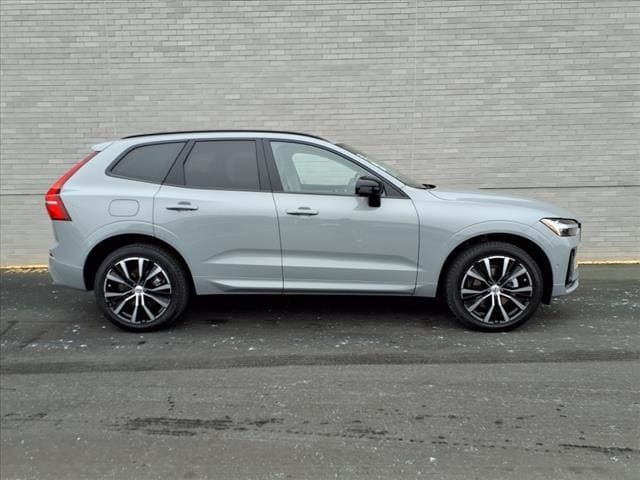 2025 Volvo XC60 Plus