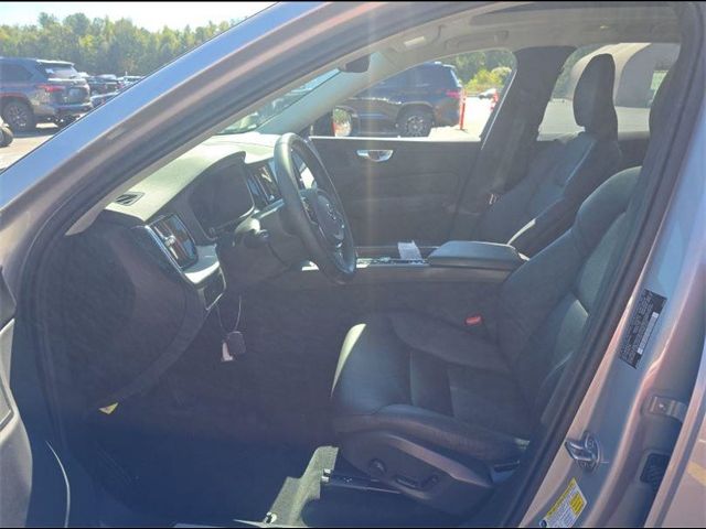 2025 Volvo XC60 Plus