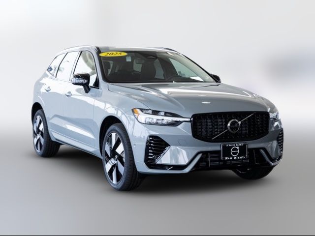 2025 Volvo XC60 Plug-In Hybrid Plus