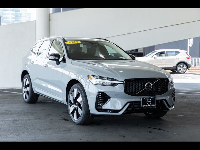 2025 Volvo XC60 Plug-In Hybrid Plus