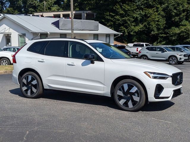 2025 Volvo XC60 Plug-In Hybrid Plus