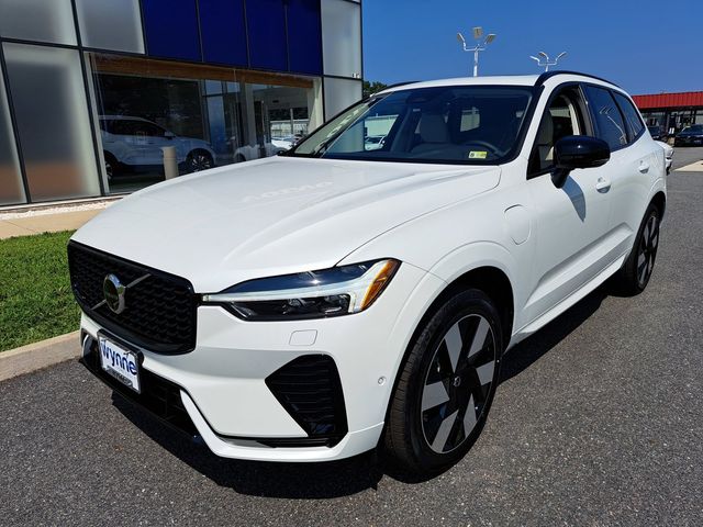 2025 Volvo XC60 Plug-In Hybrid Plus