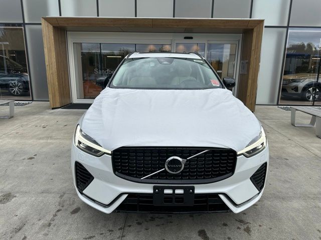 2025 Volvo XC60 Plug-In Hybrid Plus