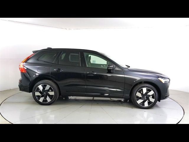 2025 Volvo XC60 Plug-In Hybrid Plus